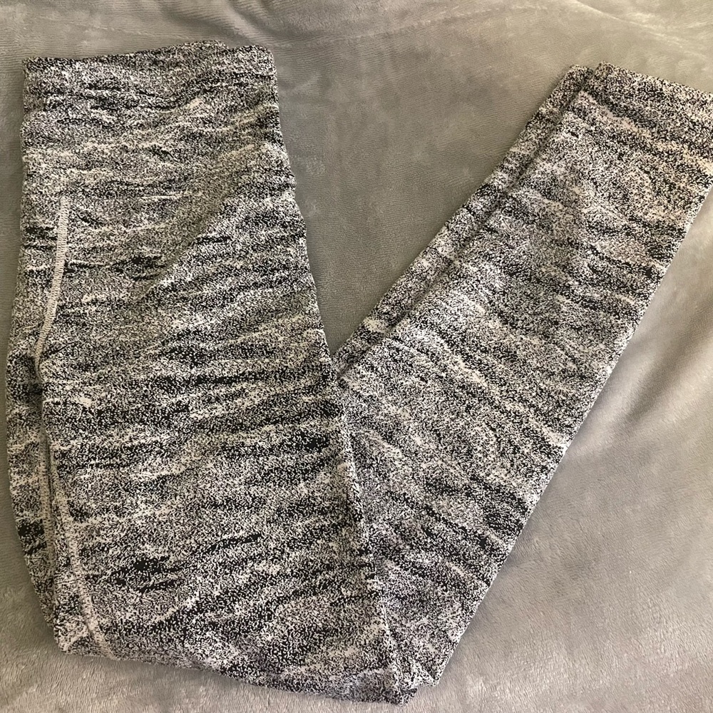 Kyodan leggings - like new. Black/white/gray with texture. Size S/P